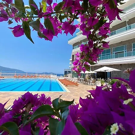 Hotel Toto & 4*