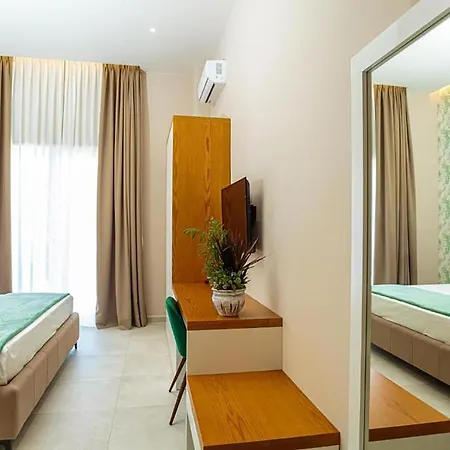 Hotel Toto &