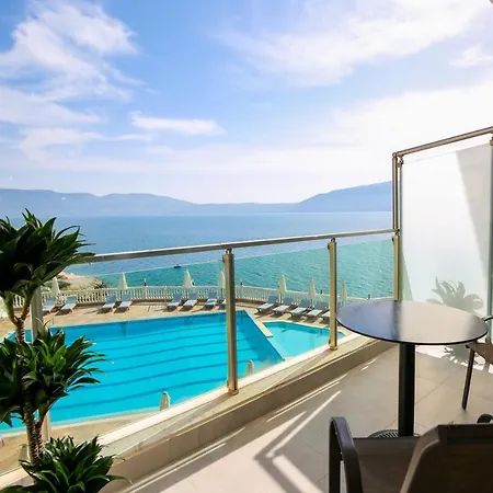 Hotel Toto & Vlore