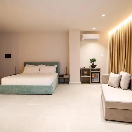 Toto & Hotel 4*