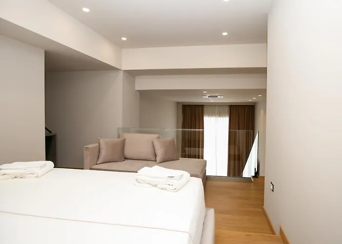 Toto & Otel Radhimë