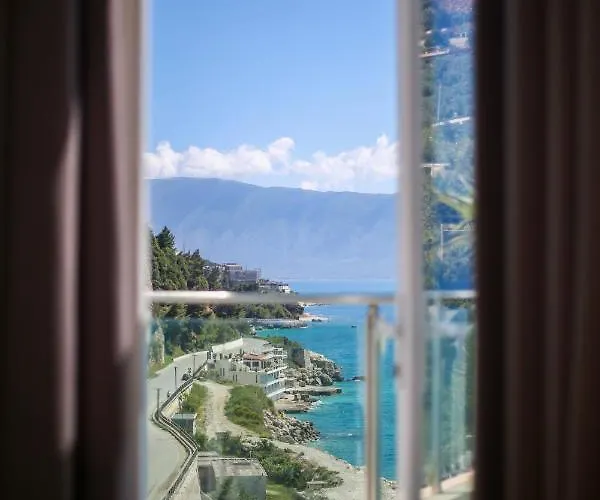 Otel Toto & Radhimë