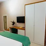 Toto & Hotel