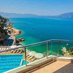 Hotel Toto & Radhimë