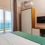 Hotel Toto & 4*