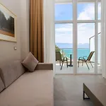 Toto & Hotel
