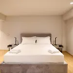 Toto & Hotel